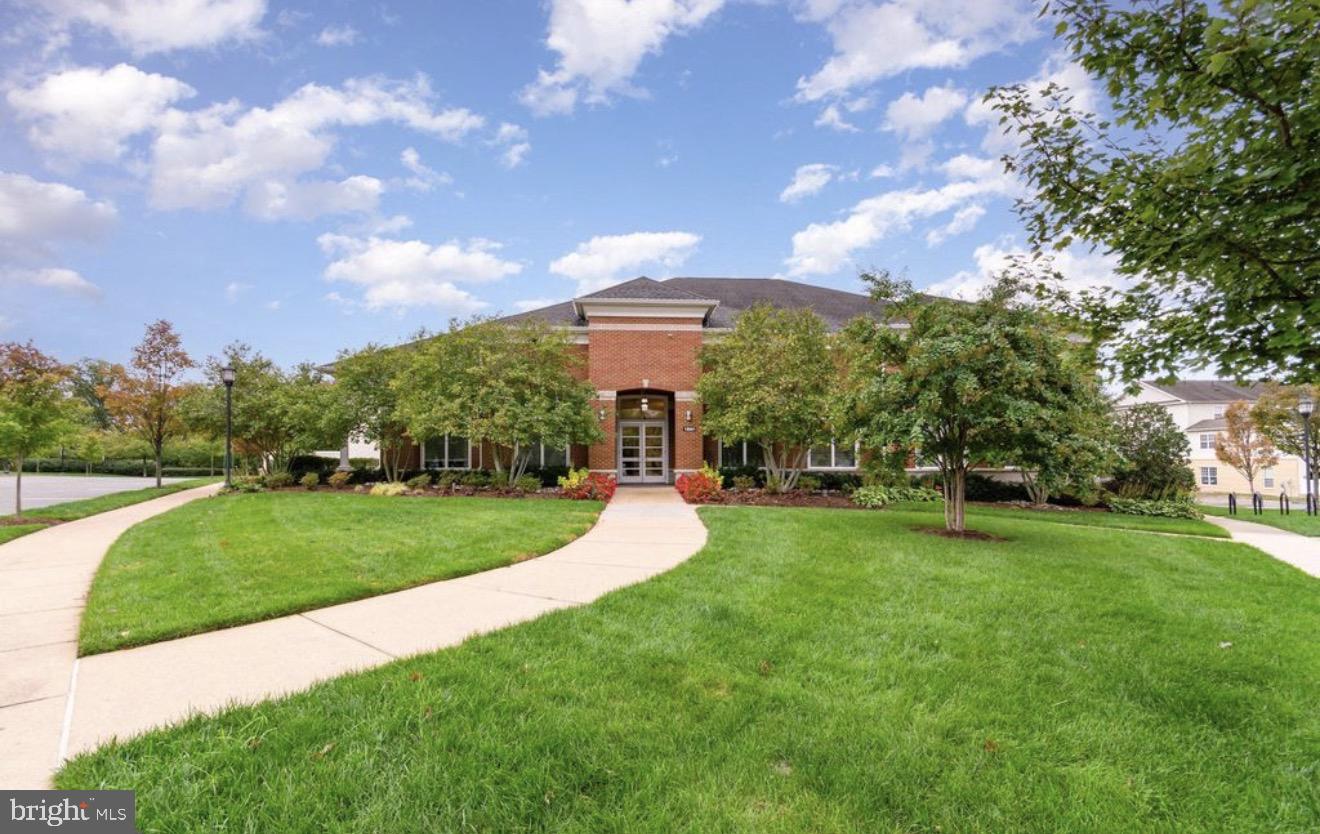 LANSDOWNE TOWN CENTER - Residential