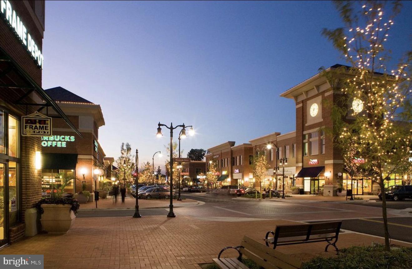 LANSDOWNE TOWN CENTER - Residential