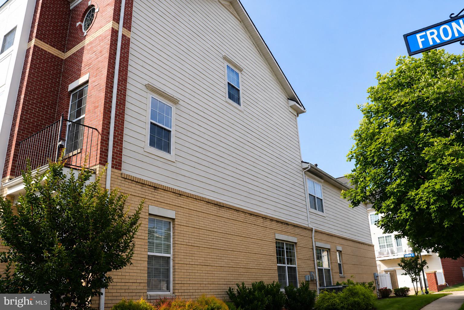 LANSDOWNE TOWN CENTER - Residential