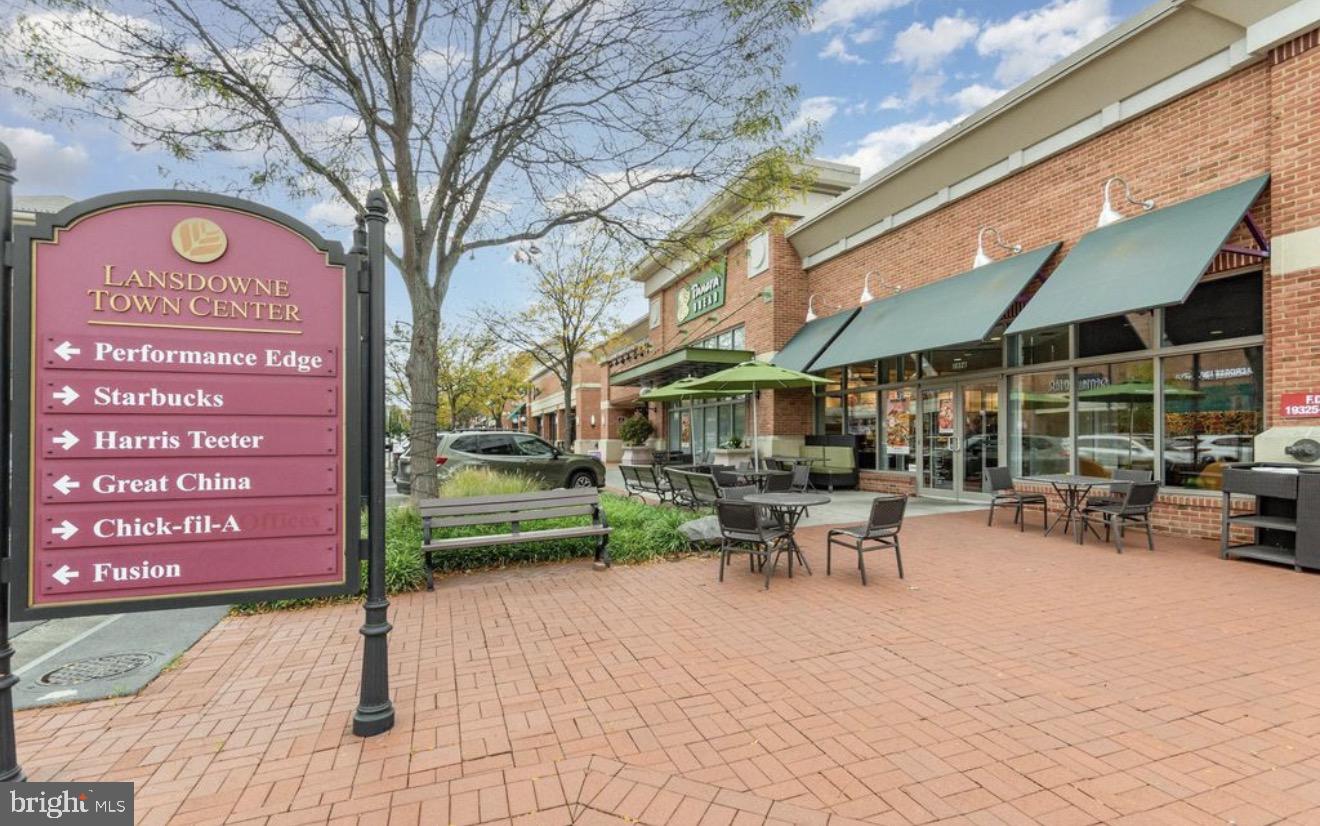LANSDOWNE TOWN CENTER - Residential