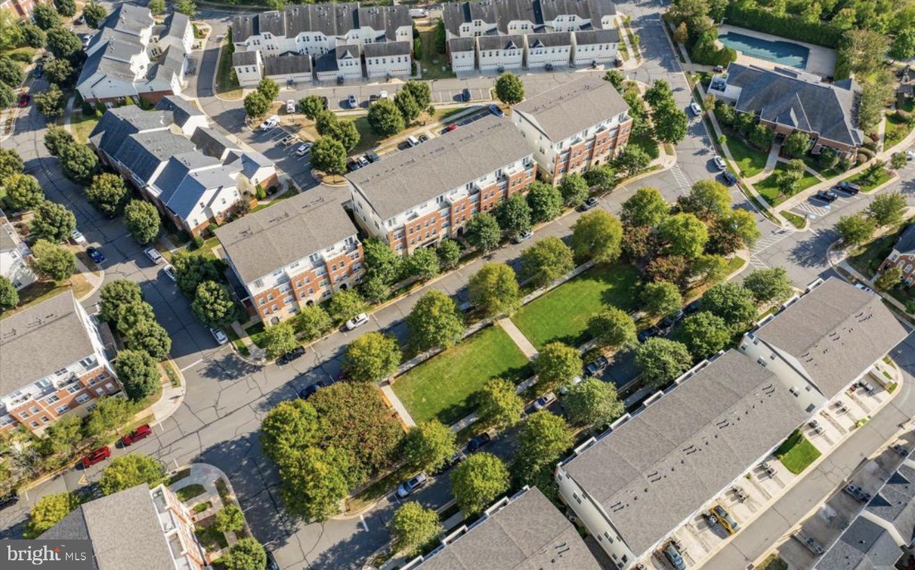 LANSDOWNE TOWN CENTER - Residential