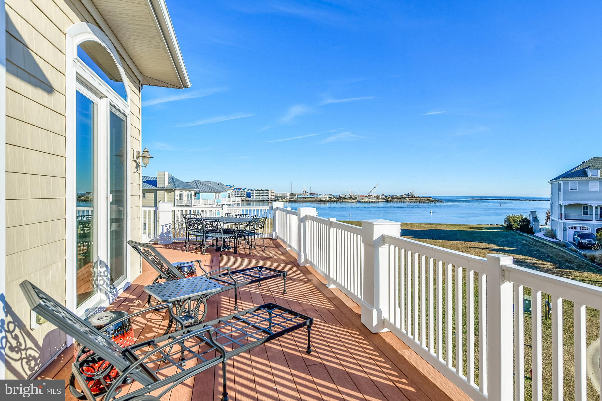 MARTHA'S  LANDING - Residential