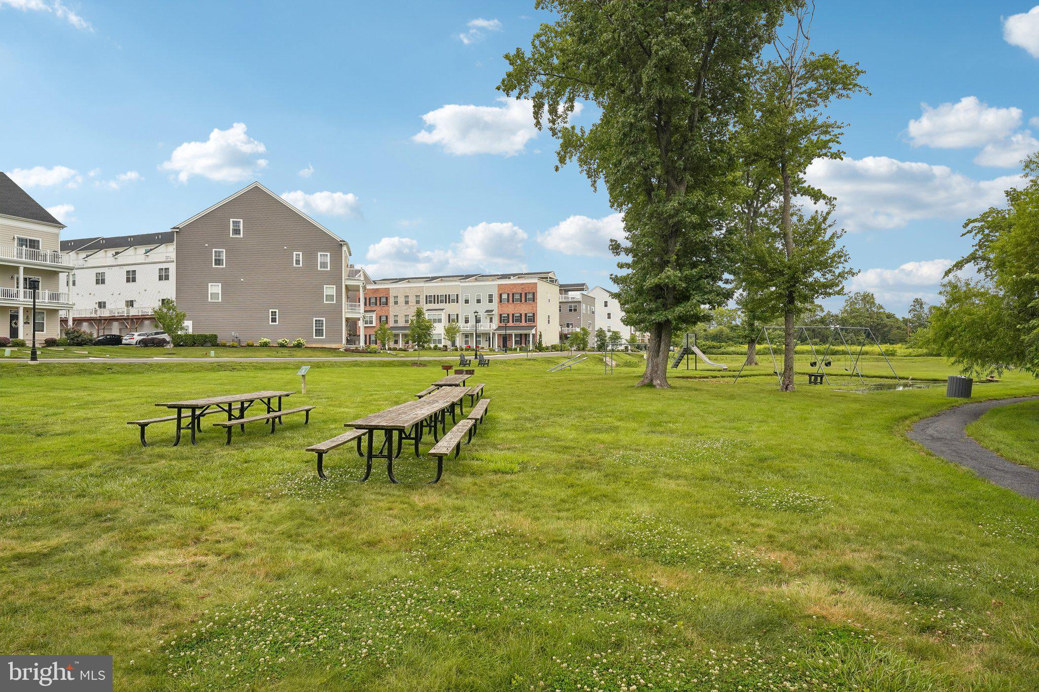 WATERSIDE - Residential