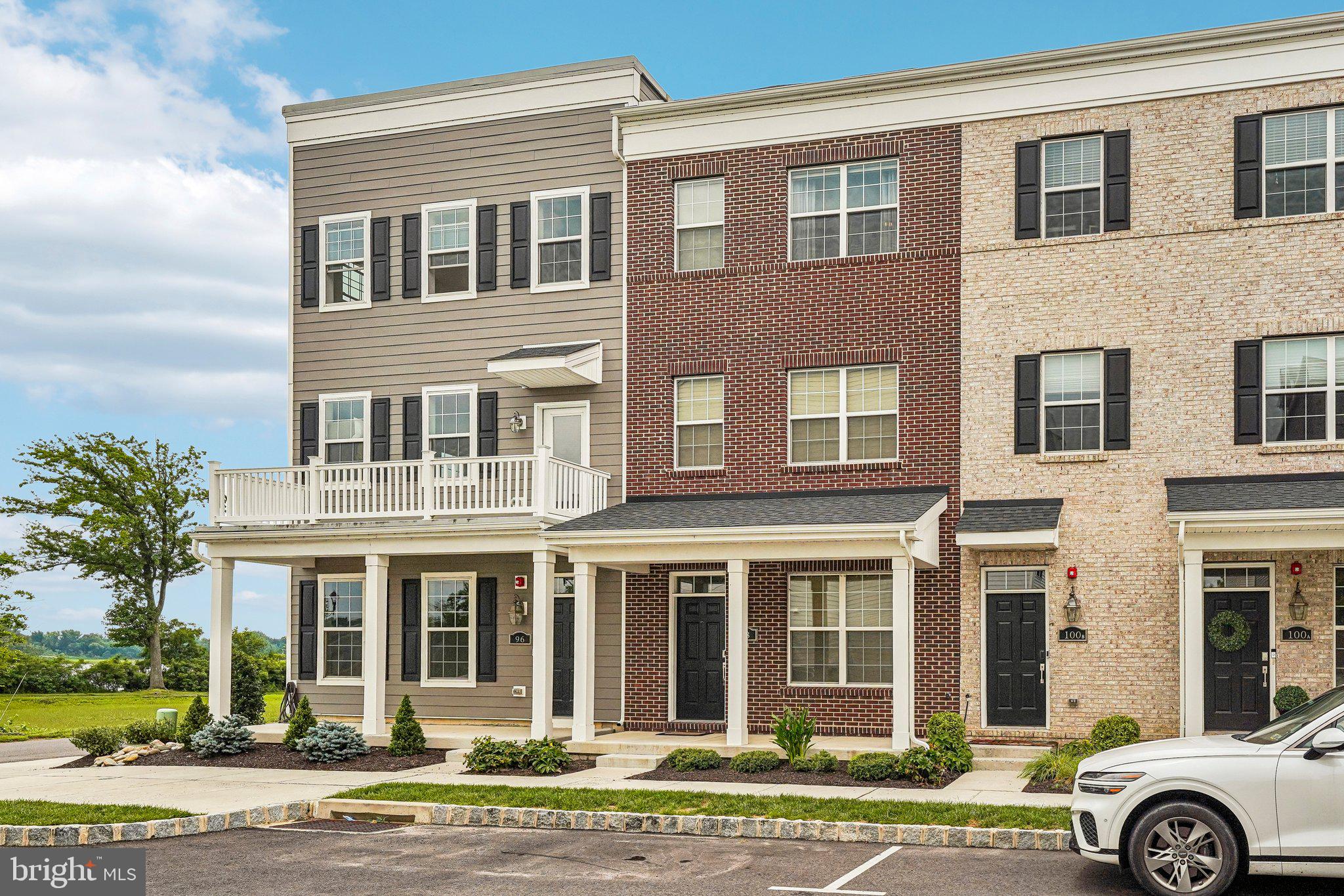 WATERSIDE - Residential