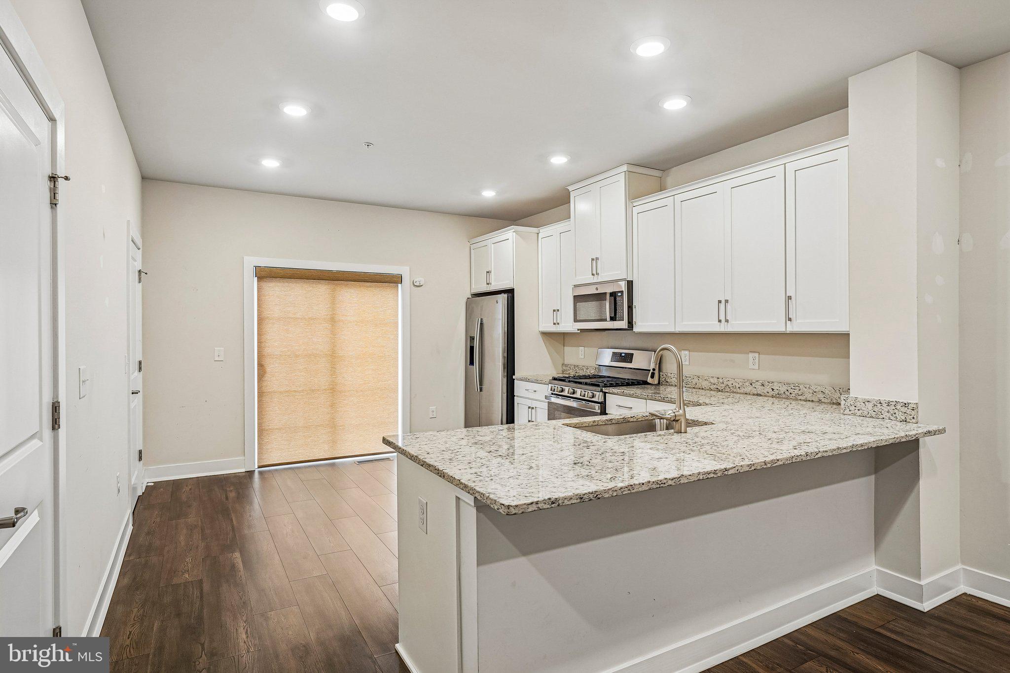 WATERSIDE - Residential
