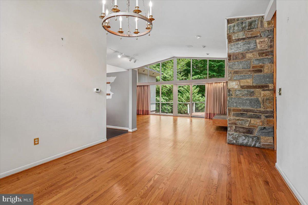 BURNING TREE MANOR - Residential