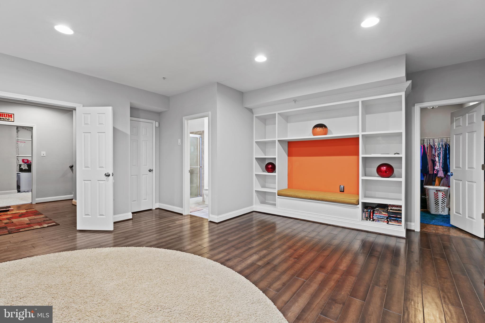 BRICK YARD STATION - Residential