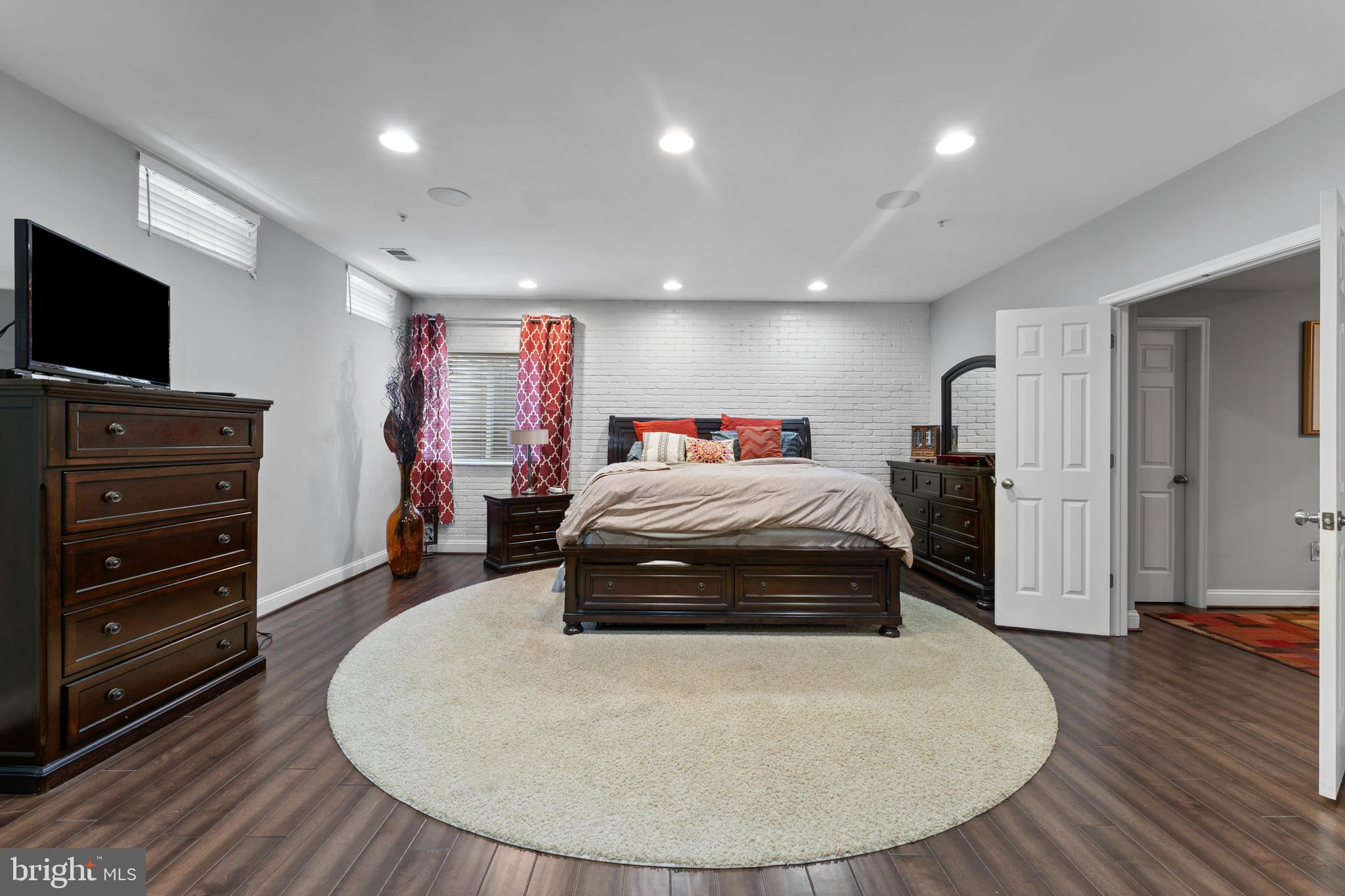 BRICK YARD STATION - Residential