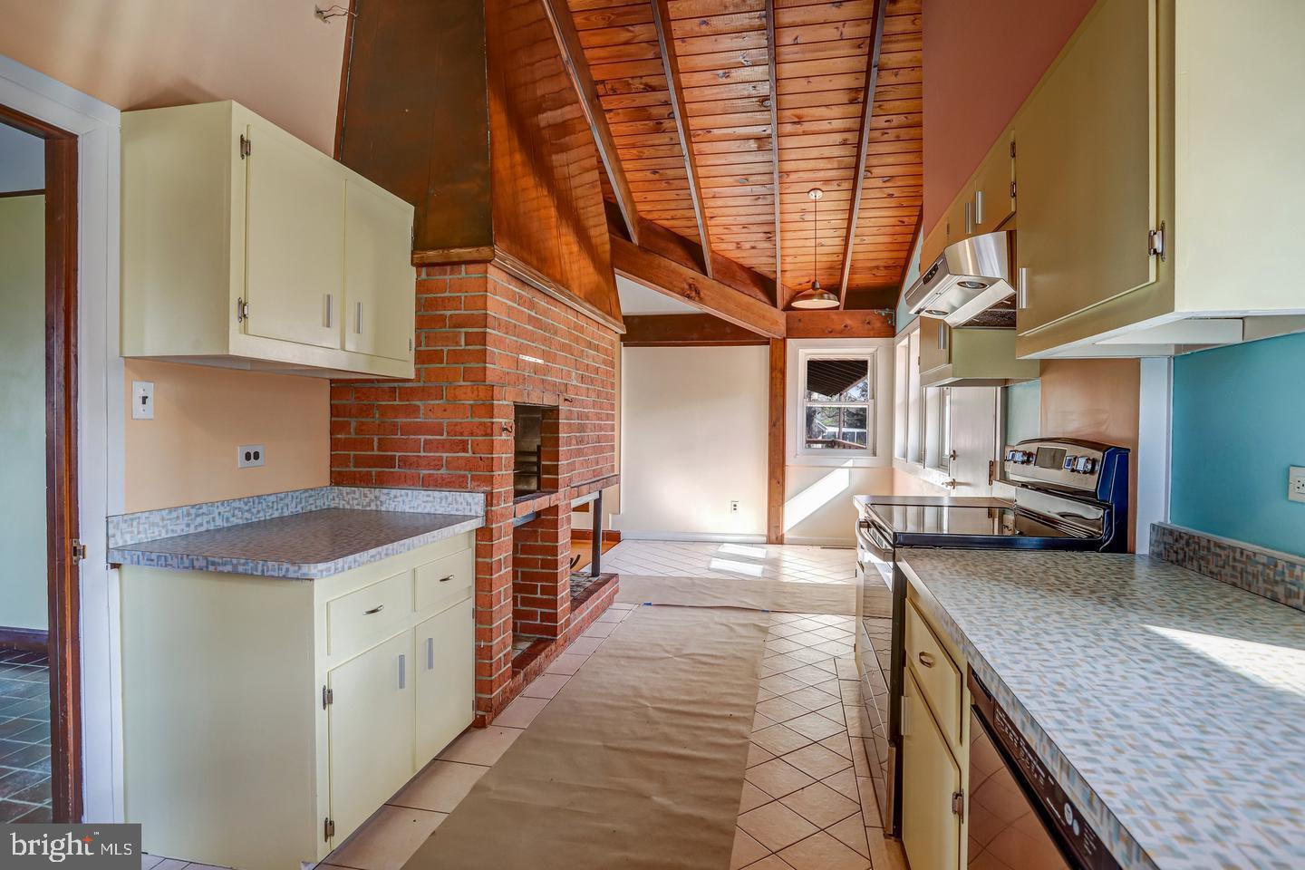 SKYLINE ESTATES - Residential