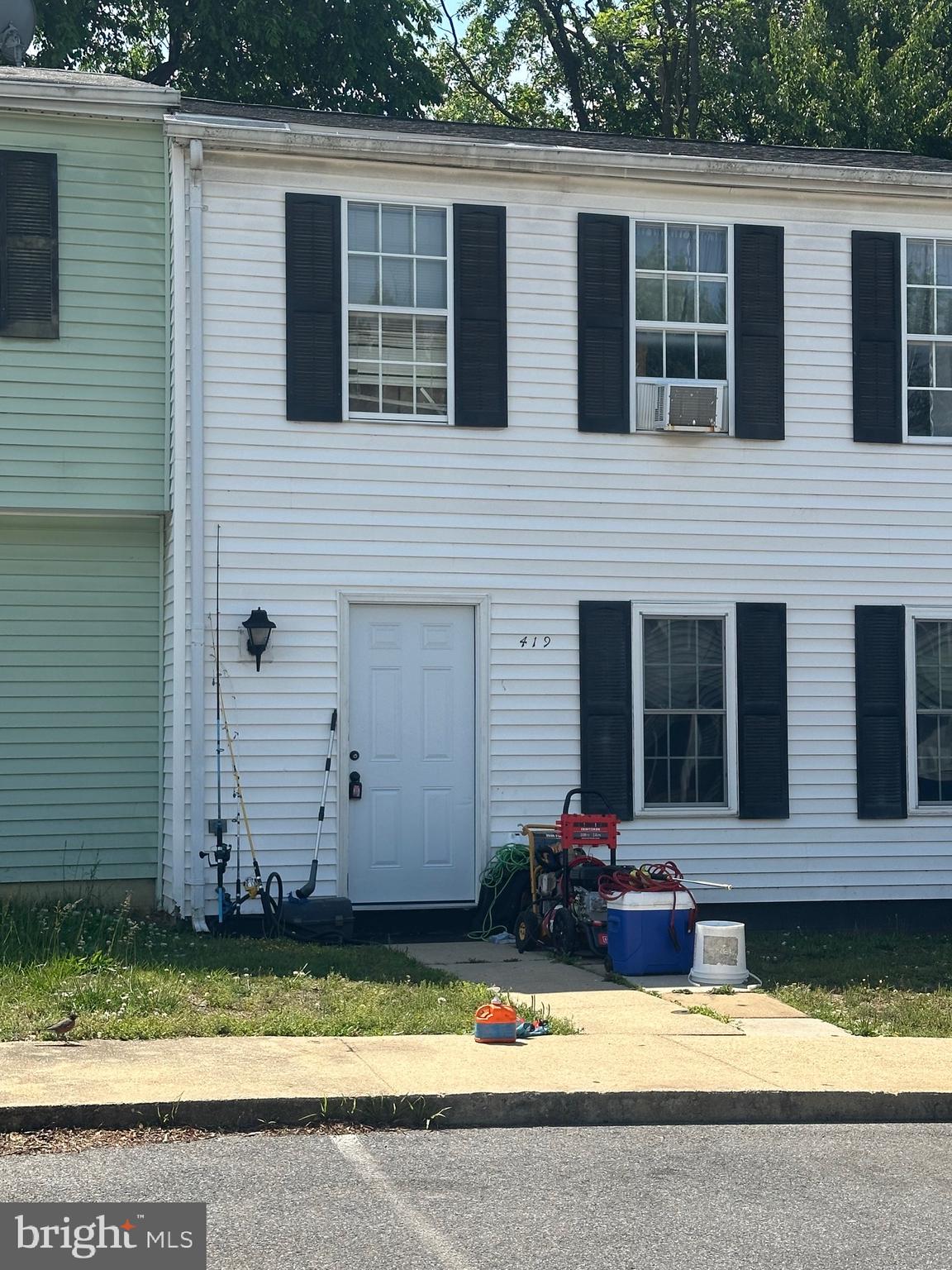 Investor Alert - This home is part of a smaller TH community in the heart of La Plata just off of Glen Albin Rd, convenient to town amenities, shopping, dining, medical, library & recreation. Great rental history & opportunity for end user or continued rental income. 
Home is being sold AS IS.  cash or conventional financing
Tenant occupied 24 hour notice to show.