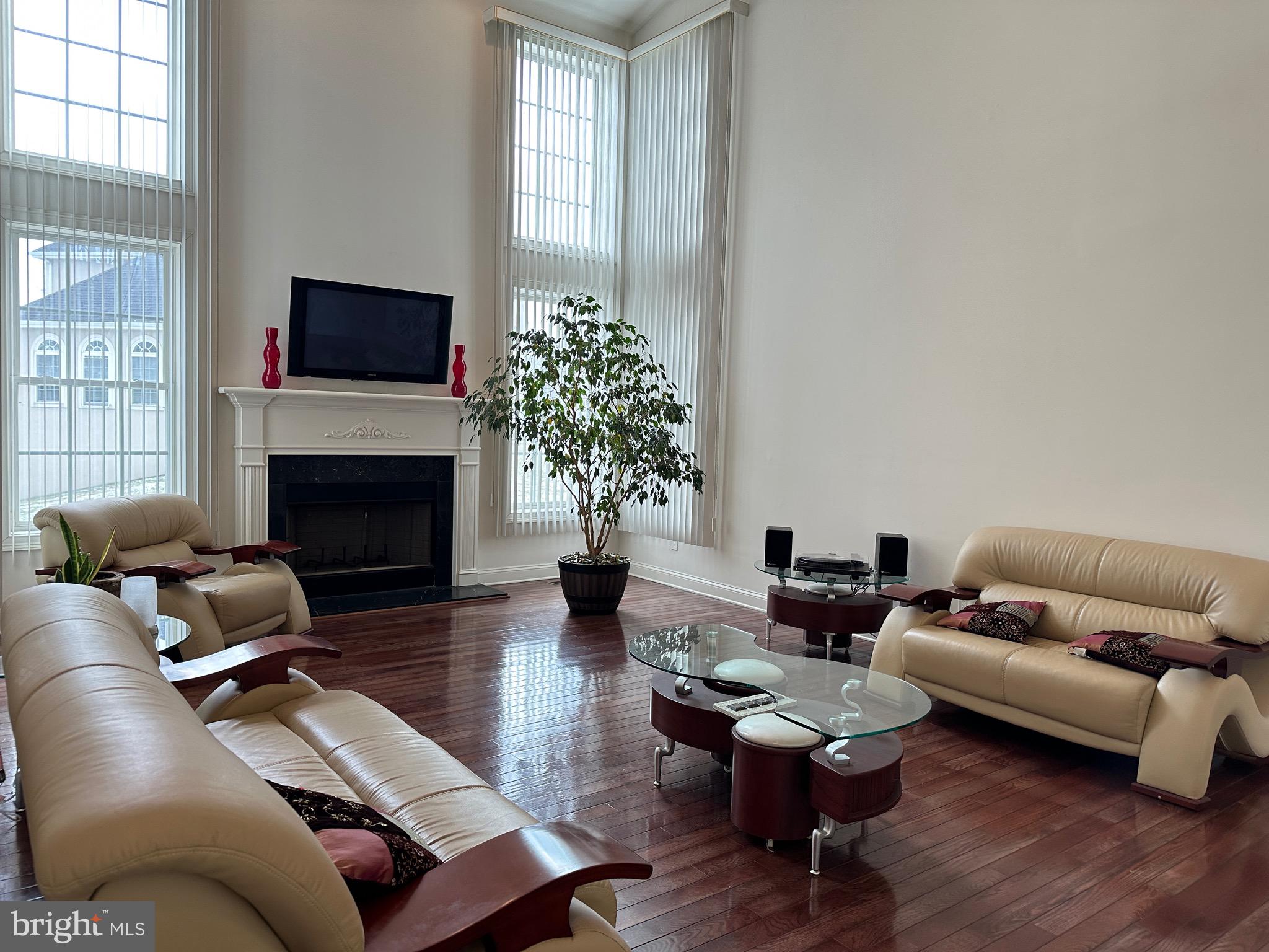 HUNTINGDON VALLEY - Residential