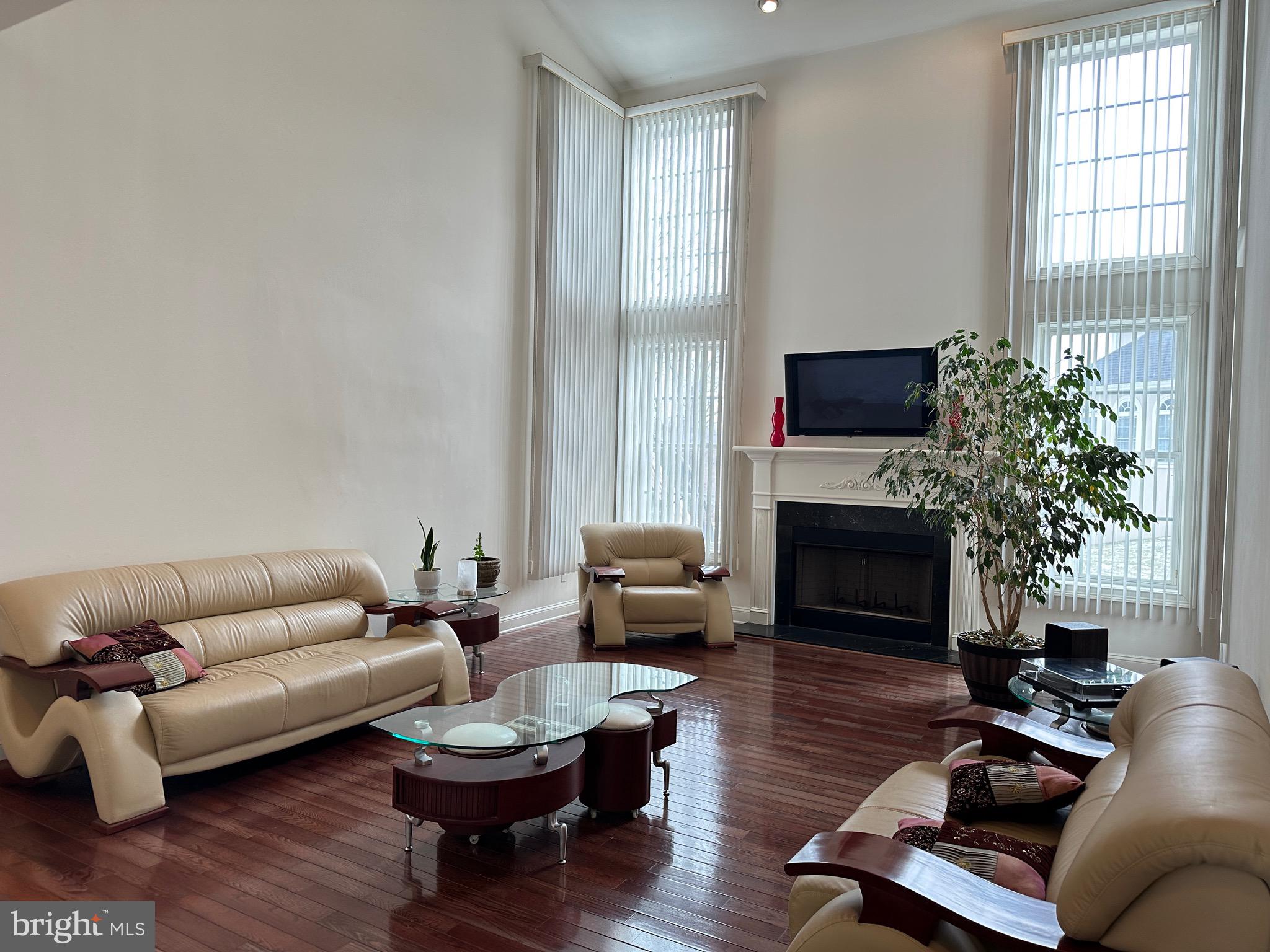 HUNTINGDON VALLEY - Residential