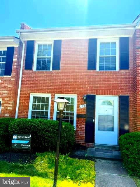PEMBROOKE - Residential