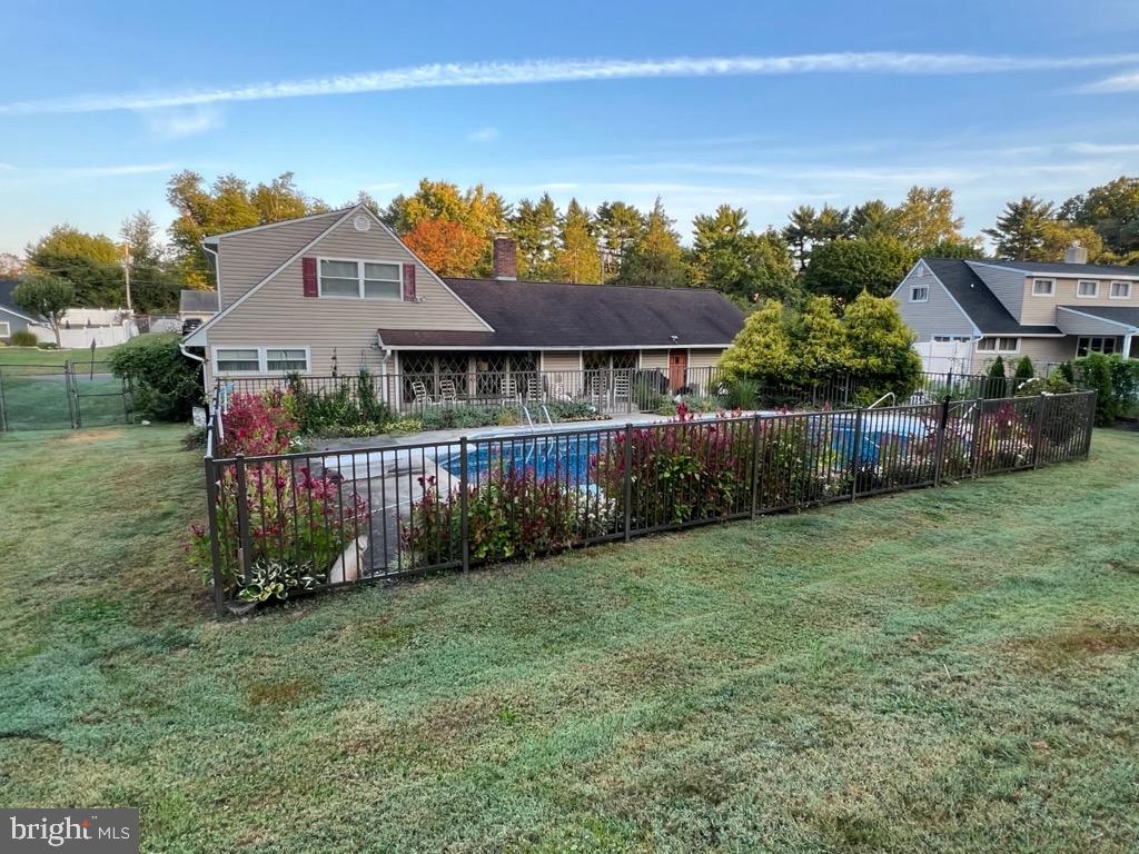 FORSYTHIA GATE - Residential