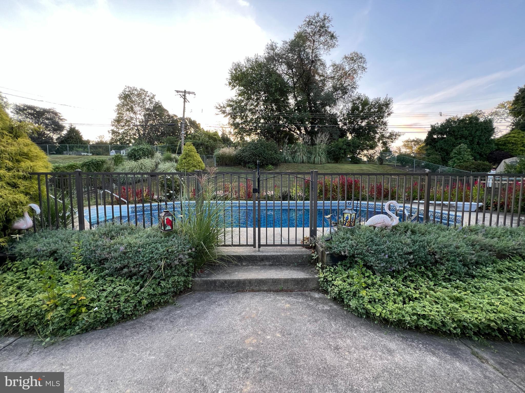 FORSYTHIA GATE - Residential