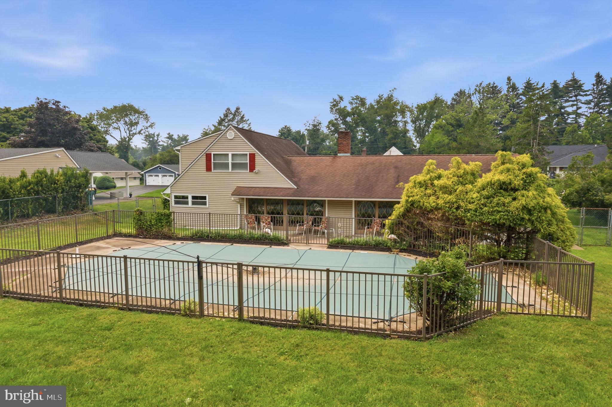 FORSYTHIA GATE - Residential