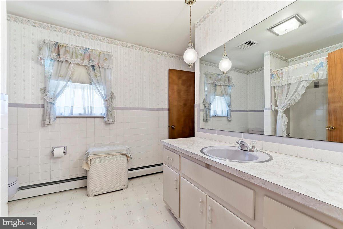 KENILWORTH - Residential