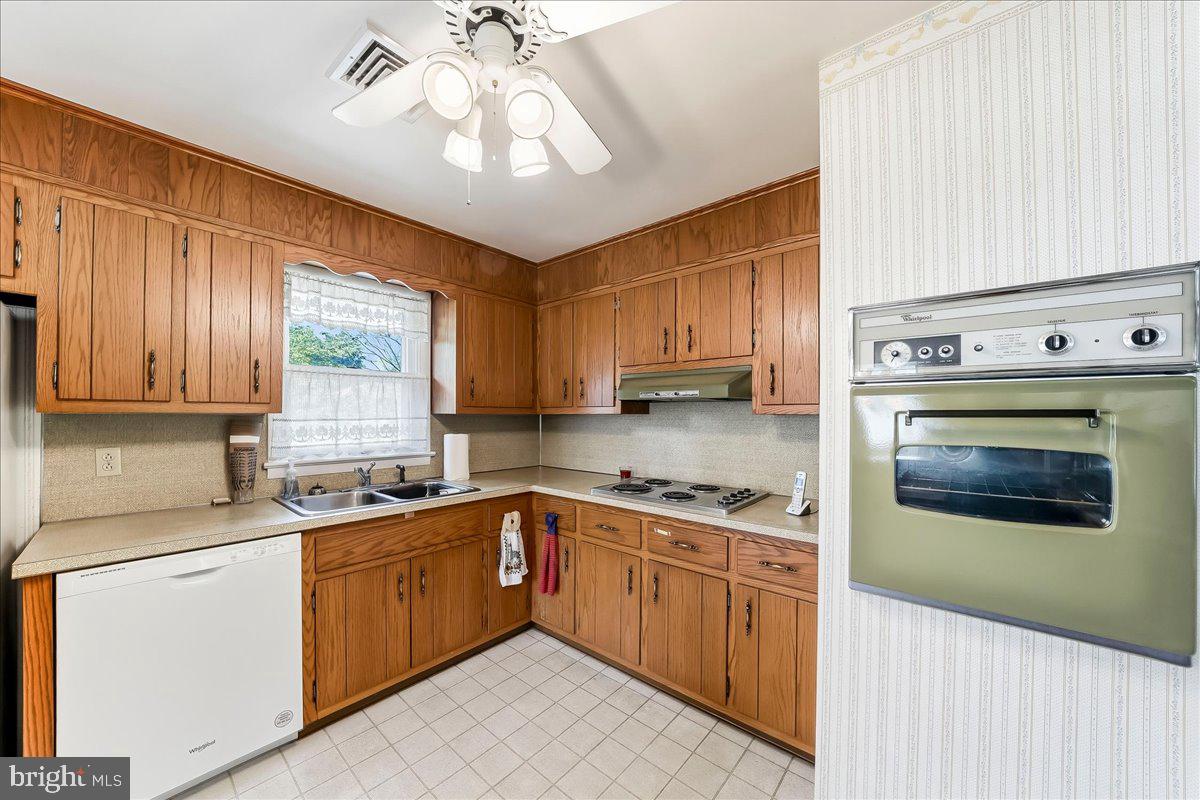KENILWORTH - Residential