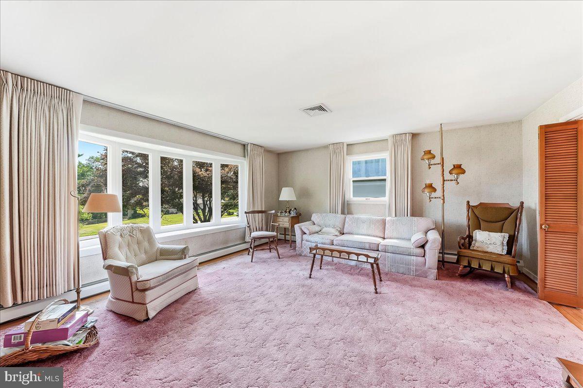 KENILWORTH - Residential