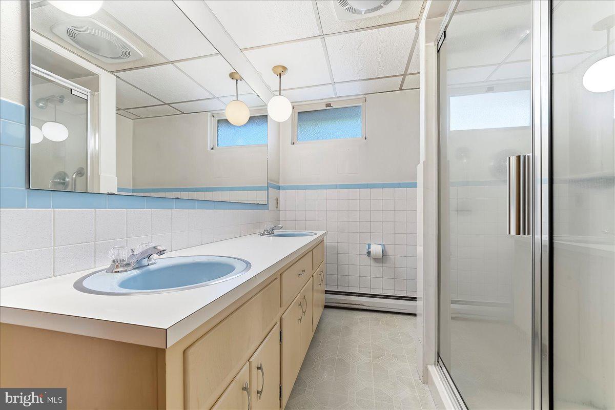 KENILWORTH - Residential