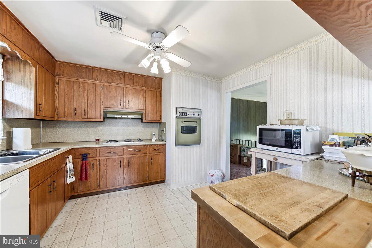 KENILWORTH - Residential