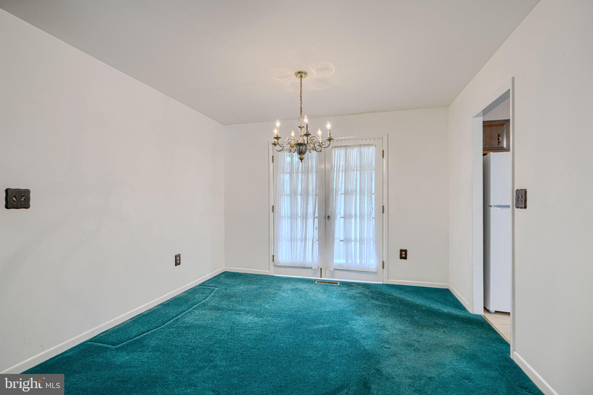STRAWBRIDGE ESTATES - Residential