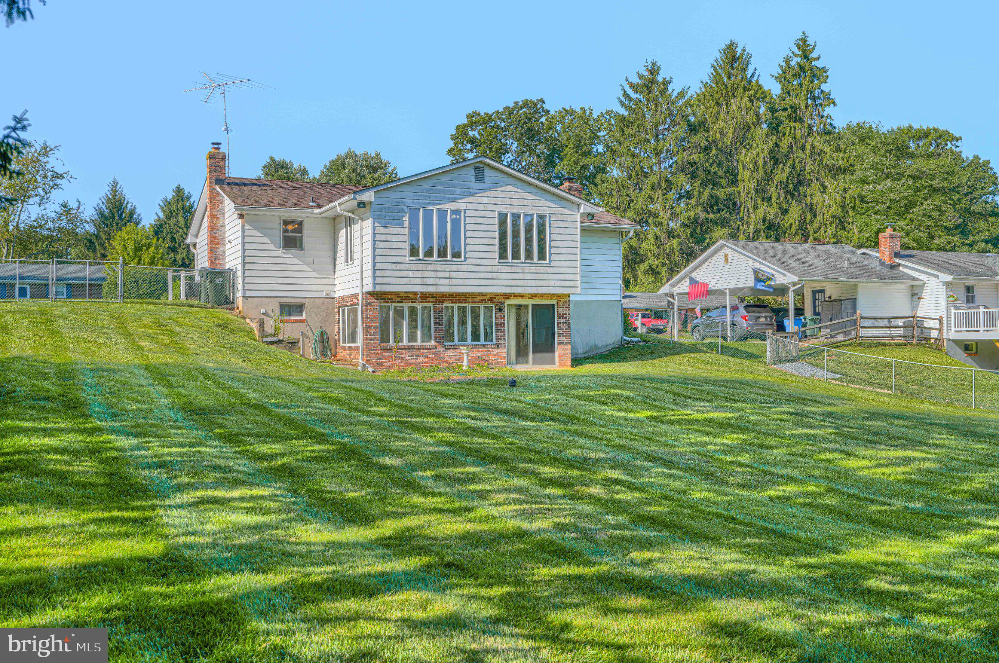 STRAWBRIDGE ESTATES - Residential