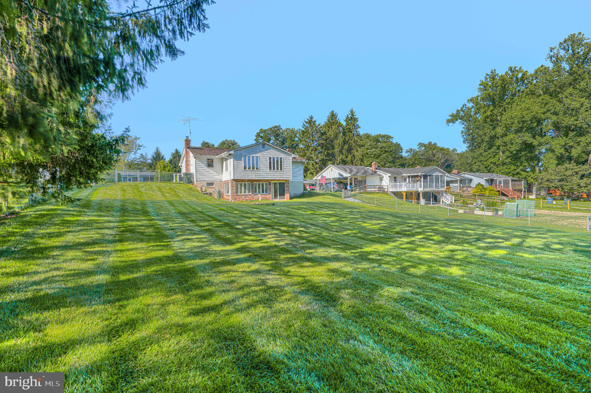 STRAWBRIDGE ESTATES - Residential