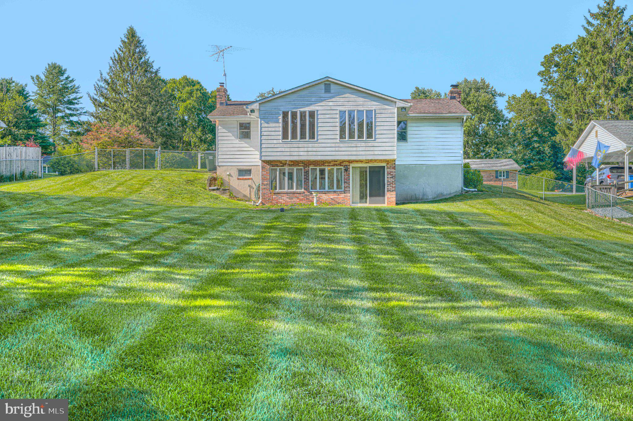 STRAWBRIDGE ESTATES - Residential