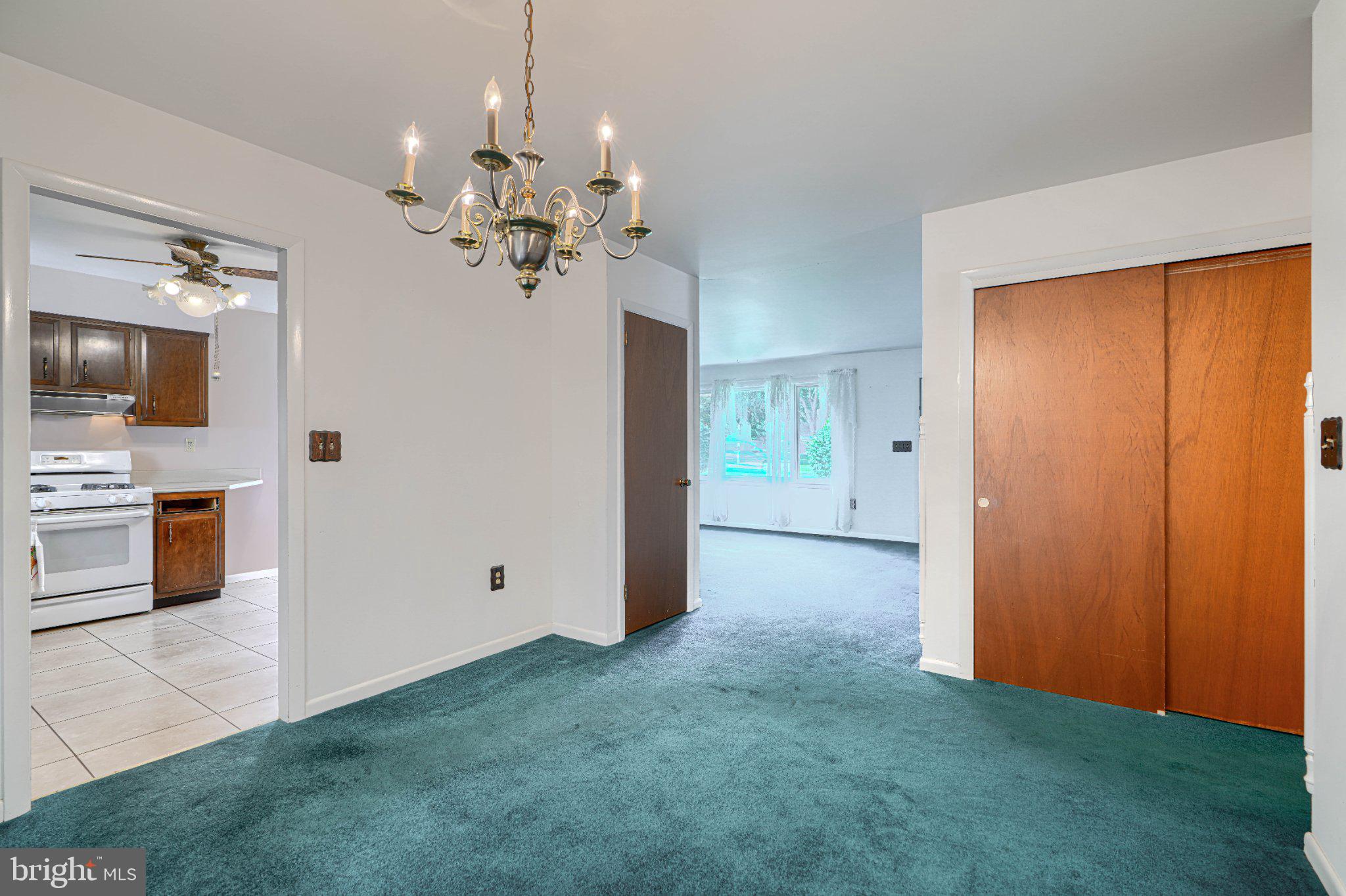 STRAWBRIDGE ESTATES - Residential