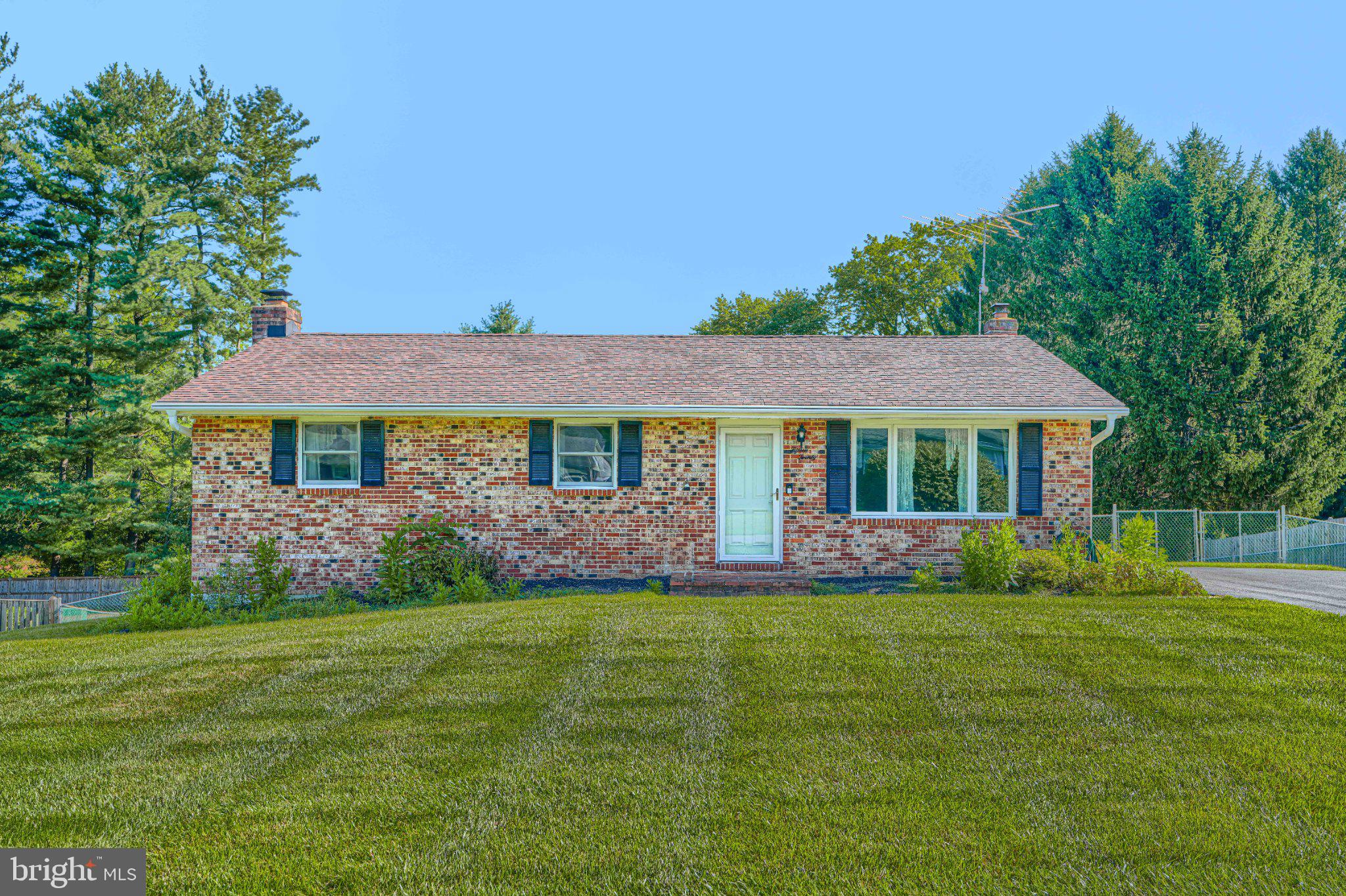 STRAWBRIDGE ESTATES - Residential