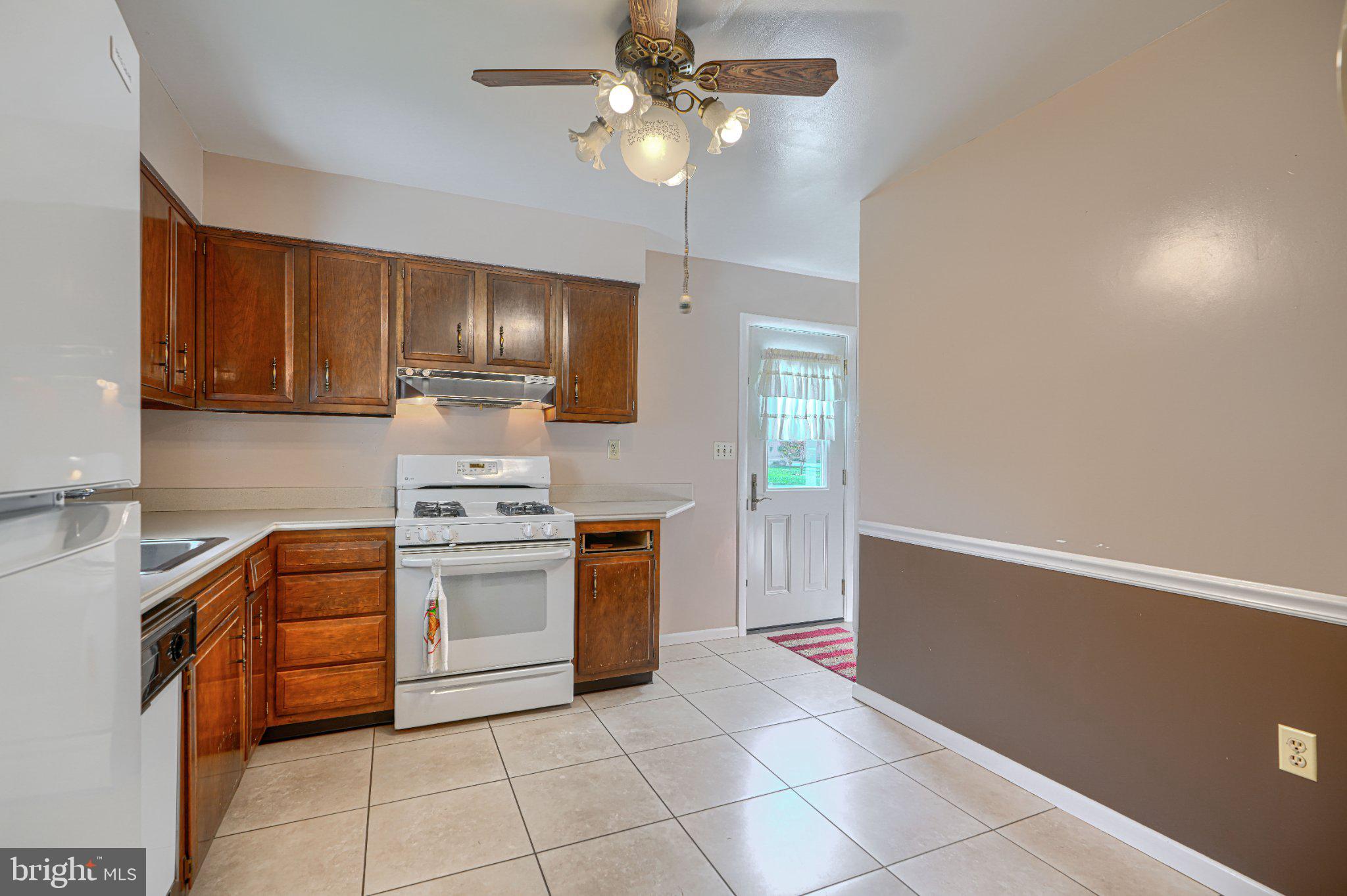 STRAWBRIDGE ESTATES - Residential