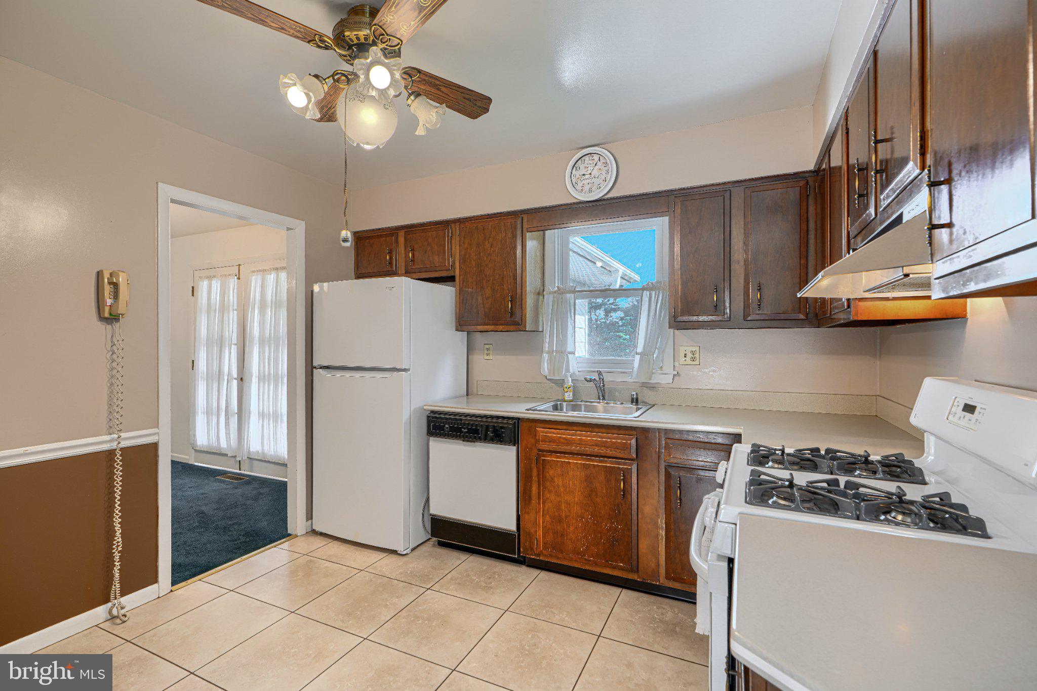 STRAWBRIDGE ESTATES - Residential