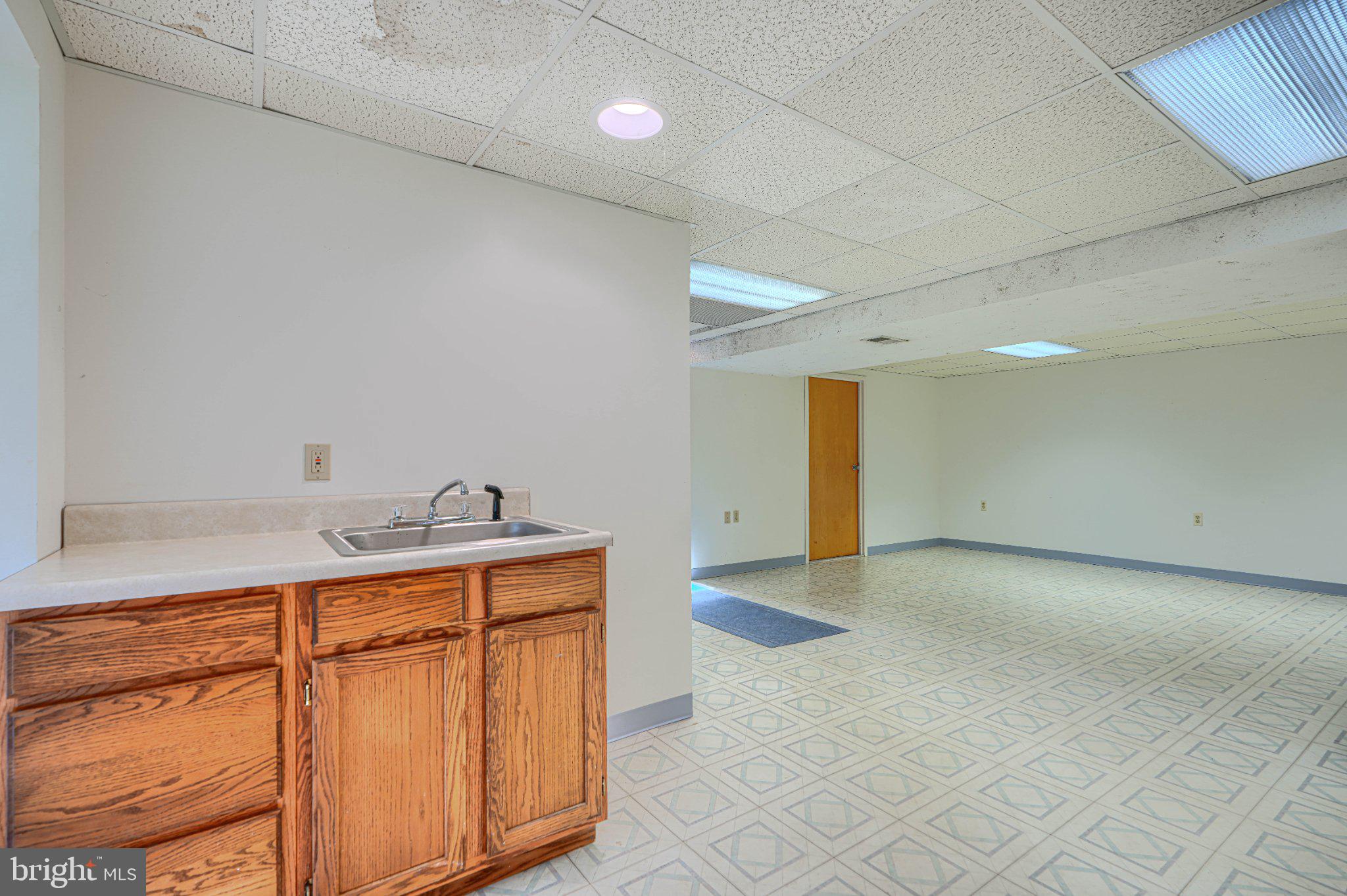 STRAWBRIDGE ESTATES - Residential