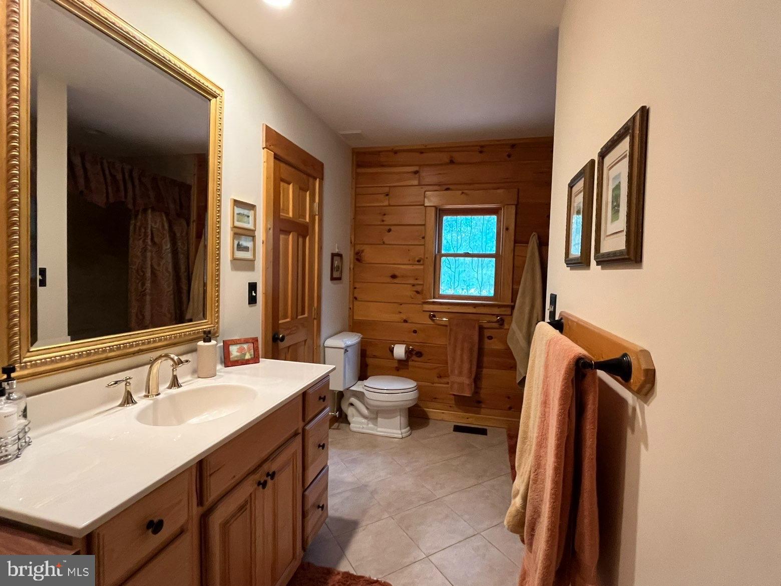 THUNDERBIRD FARM - Residential