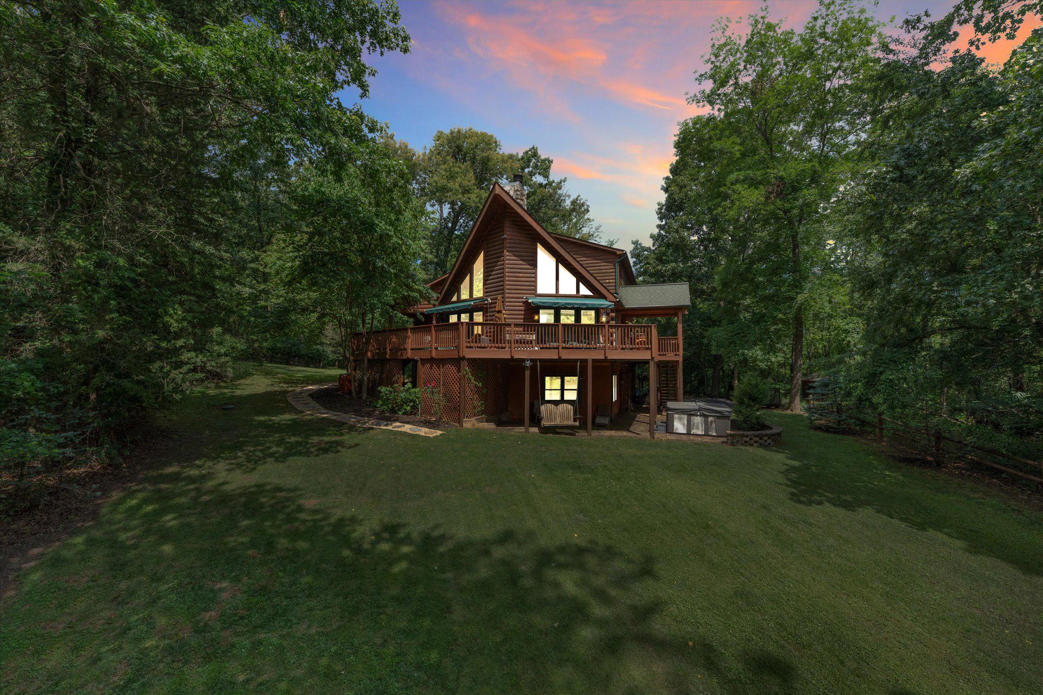 THUNDERBIRD FARM - Residential