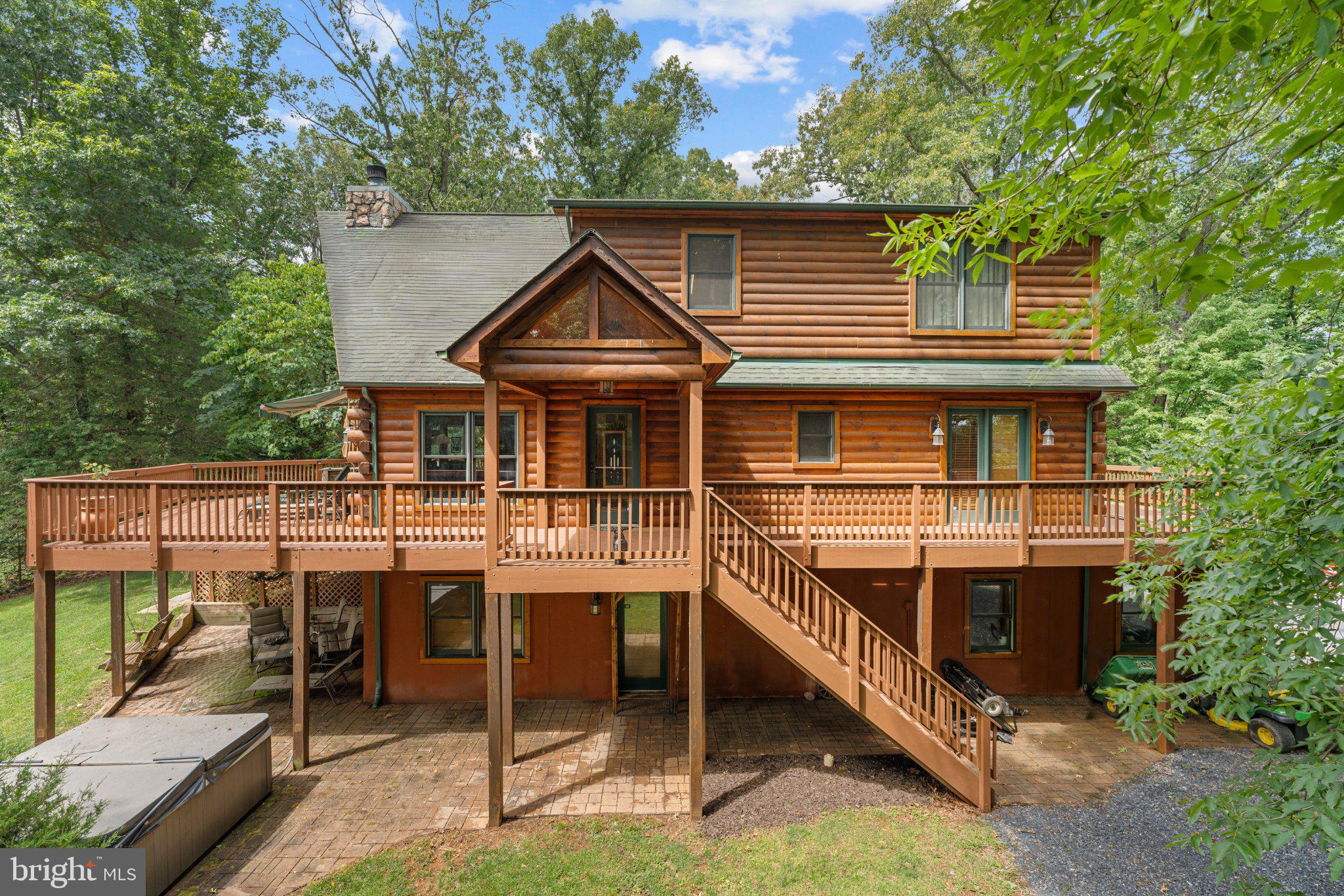 THUNDERBIRD FARM - Residential