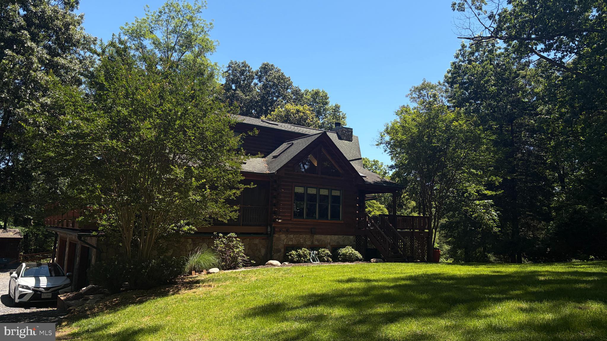 THUNDERBIRD FARM - Residential