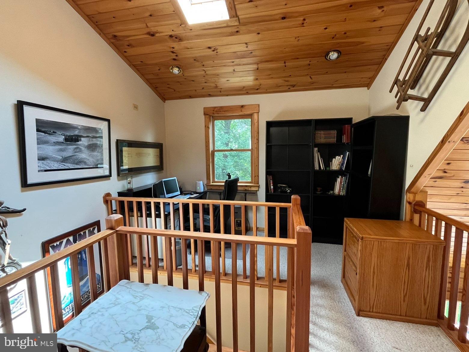 THUNDERBIRD FARM - Residential