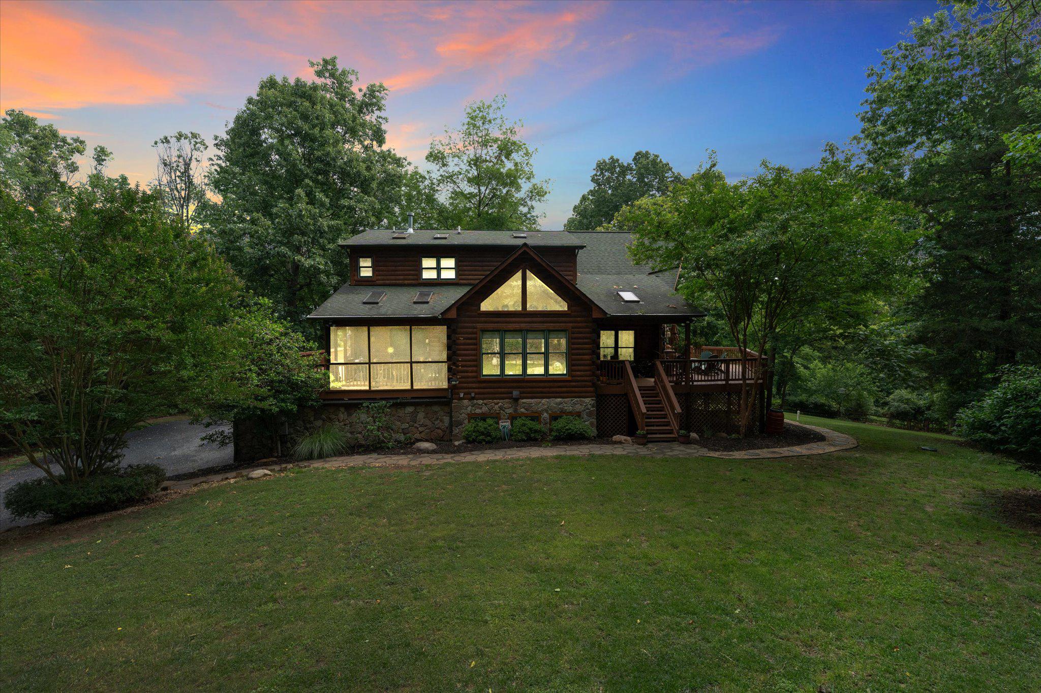 THUNDERBIRD FARM - Residential