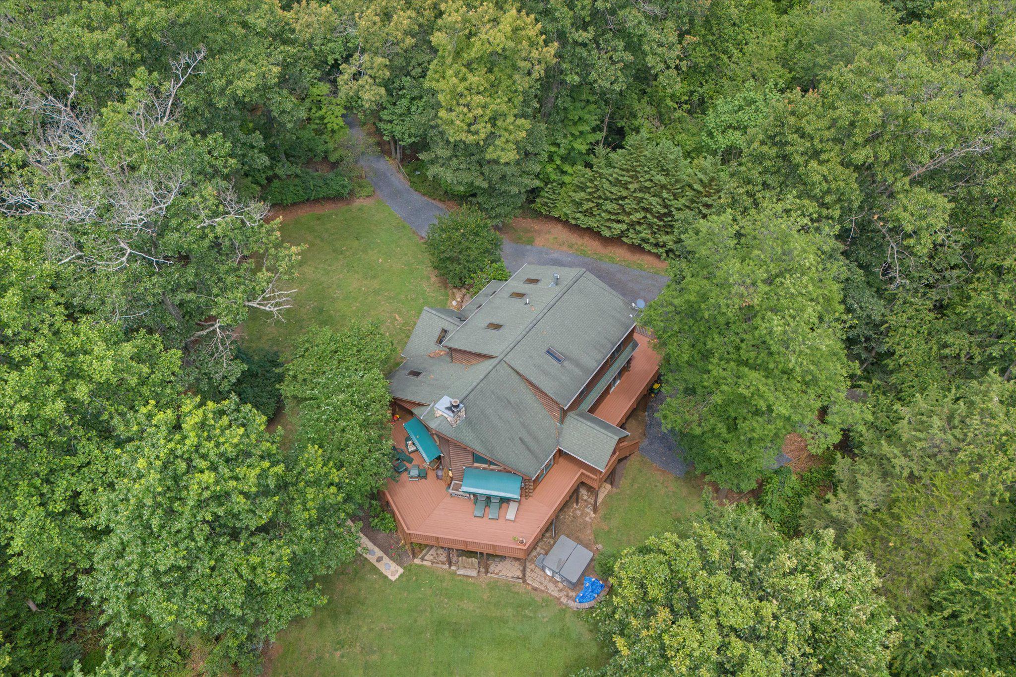 THUNDERBIRD FARM - Residential