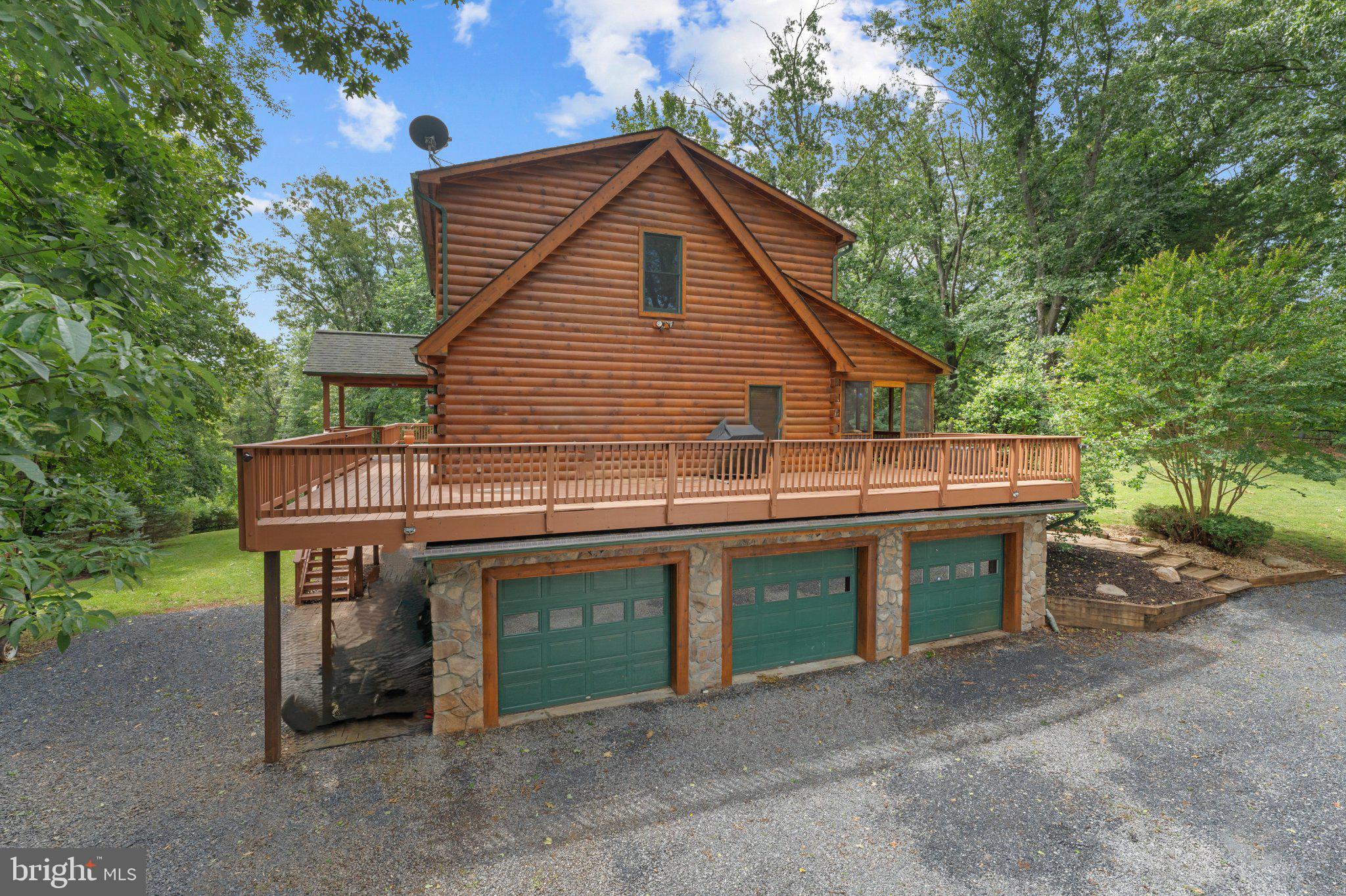 THUNDERBIRD FARM - Residential