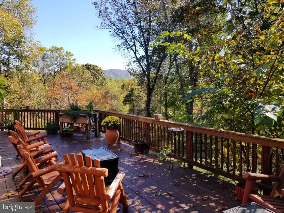 THUNDERBIRD FARM - Residential