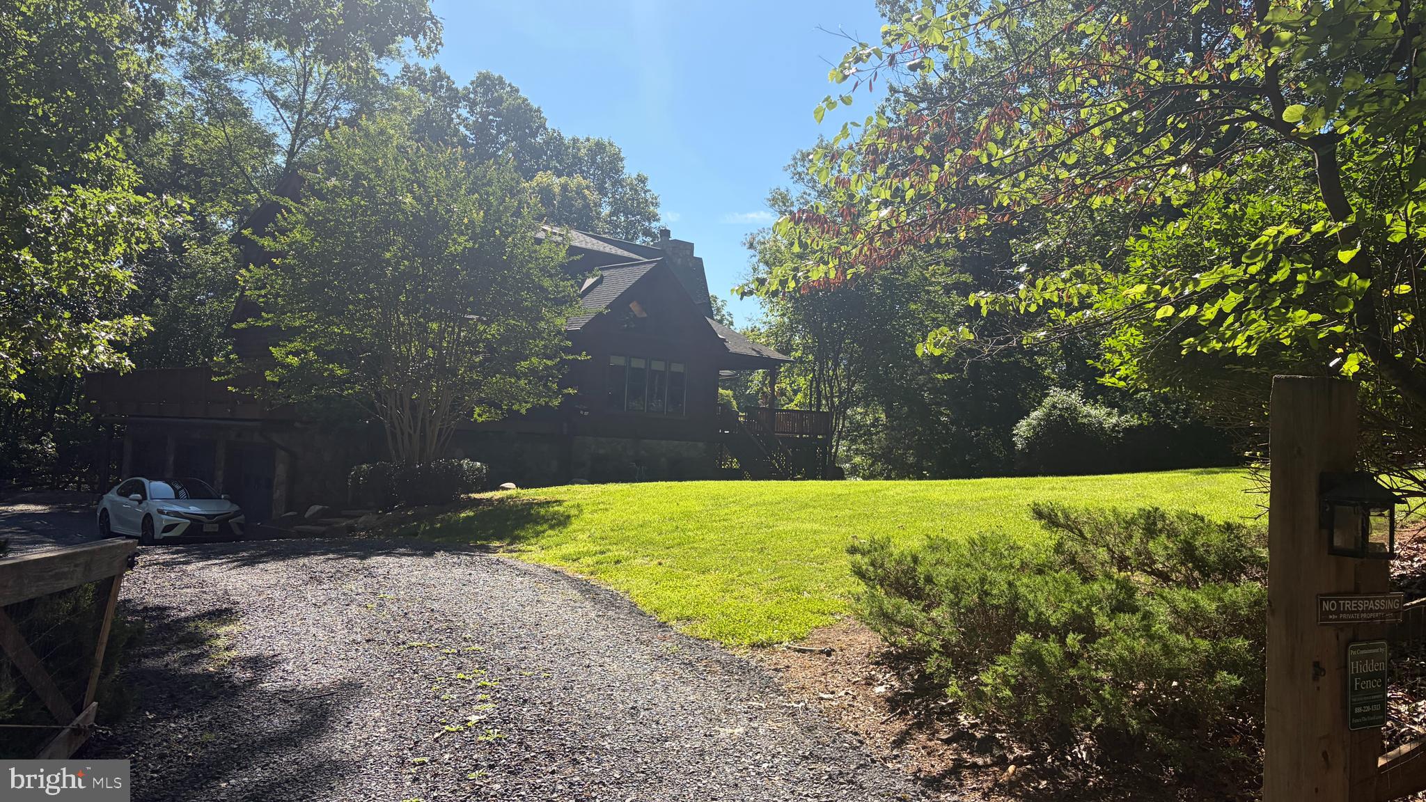 THUNDERBIRD FARM - Residential
