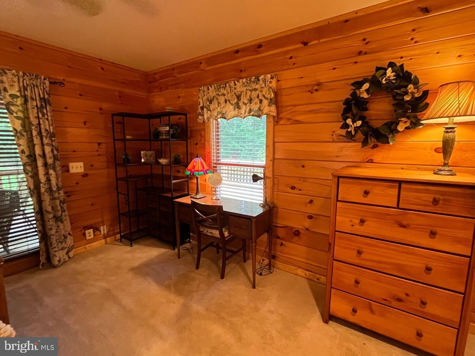 THUNDERBIRD FARM - Residential