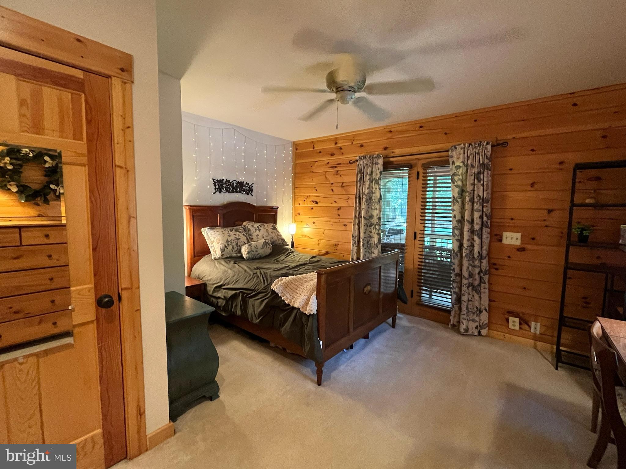 THUNDERBIRD FARM - Residential