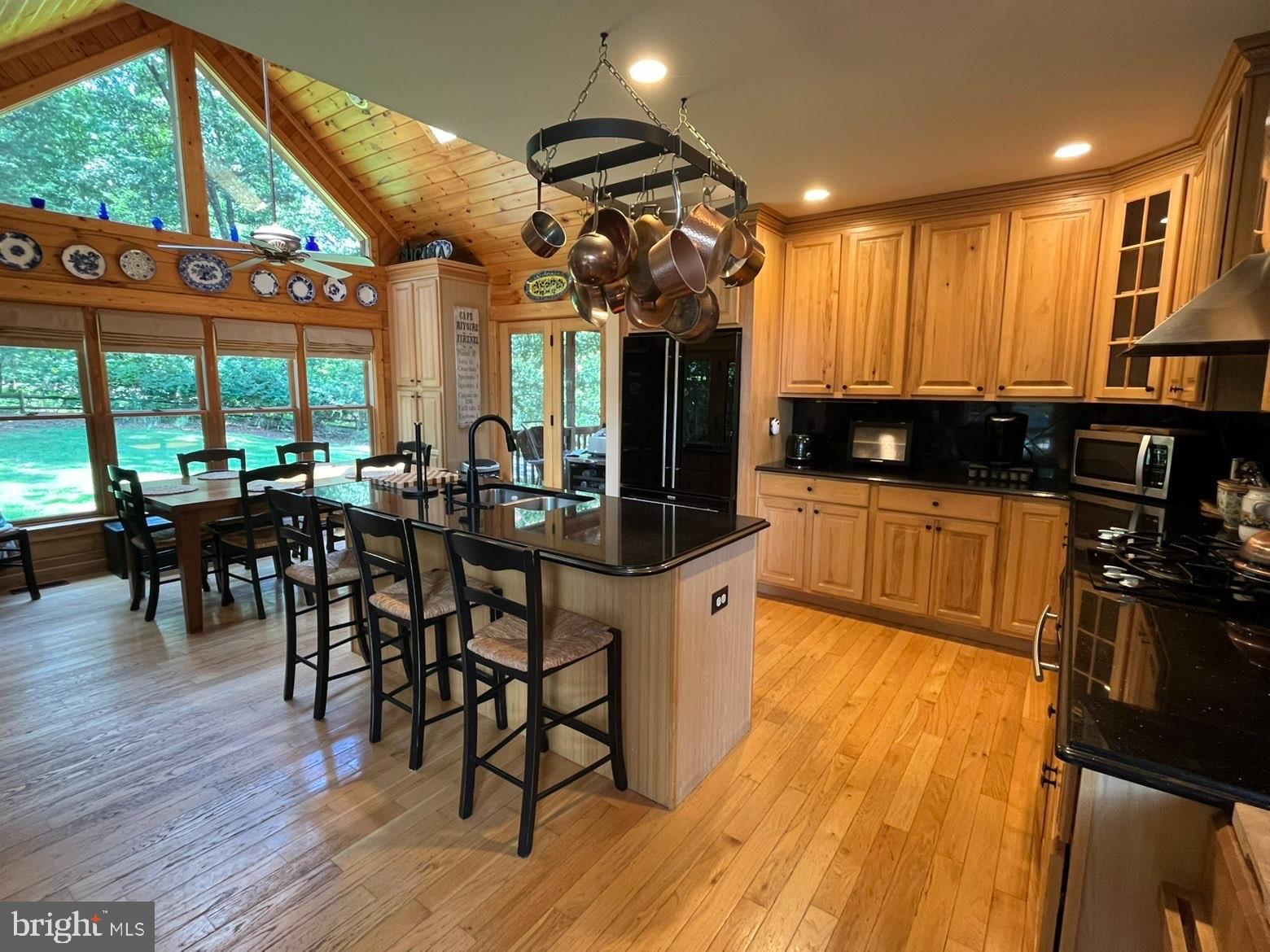 THUNDERBIRD FARM - Residential