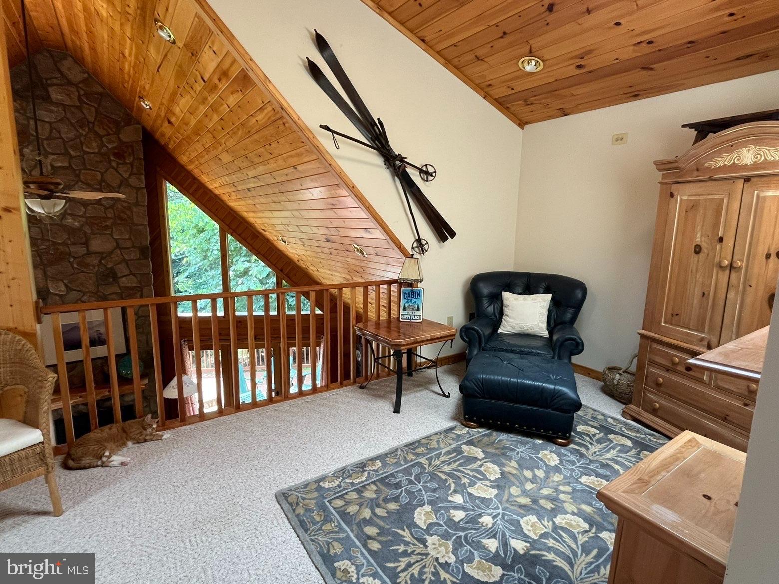THUNDERBIRD FARM - Residential