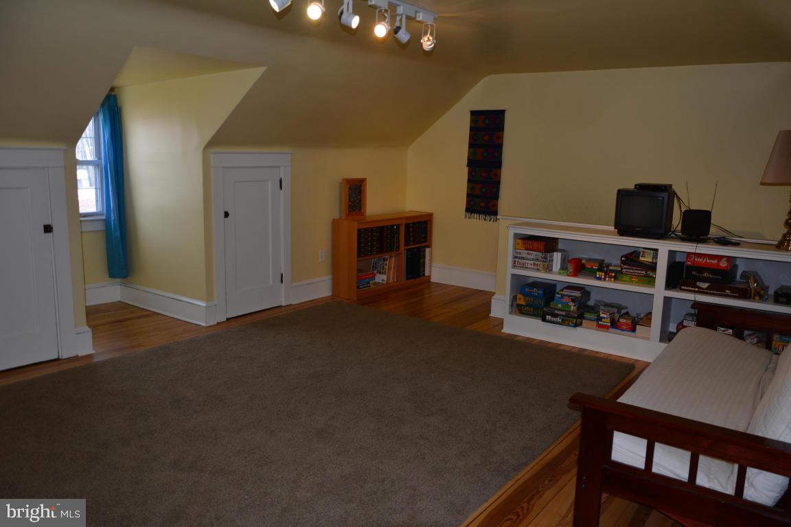 COLLEGE PARK - Residential