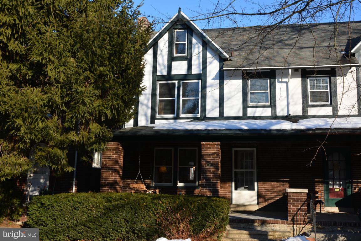 Beautiful Tudor style duplex in Lancaster's College Park neighborhood, refinished hardwood floors, fresh paint inside and out.  Custom kitchen cabinets, 3rd floor finished for large bedroom or family room.